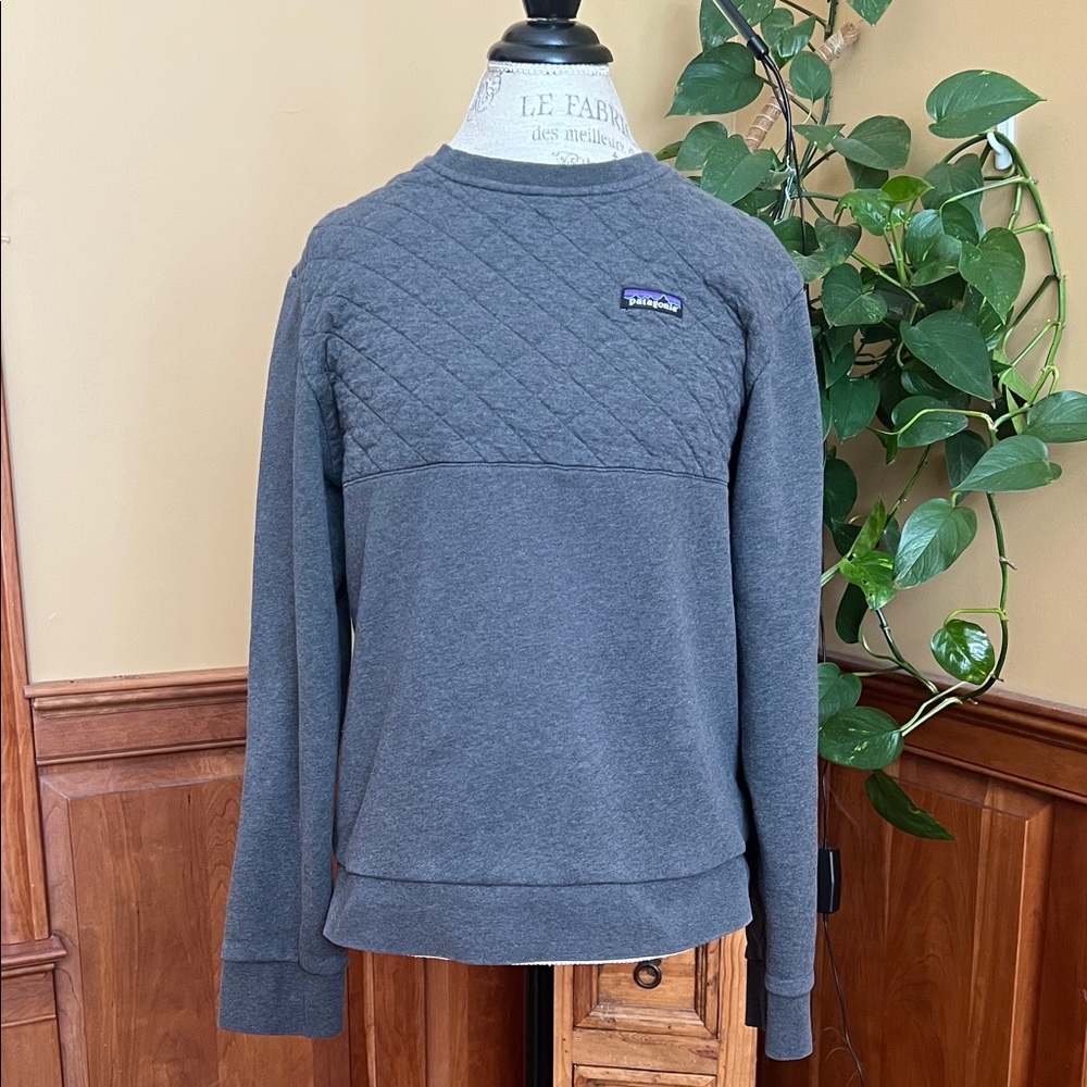 Patagonia Charcoal Quilted Crewneck Sweater men’s organic cotton sweatshirt
